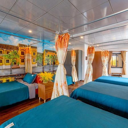 Alley Garden Homestay Хойан Экстерьер фото