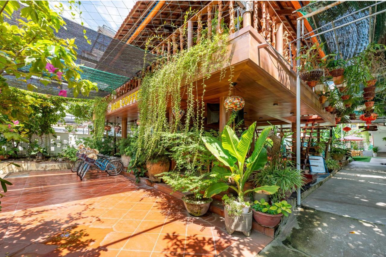Alley Garden Homestay Хойан Экстерьер фото